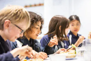 students eating food